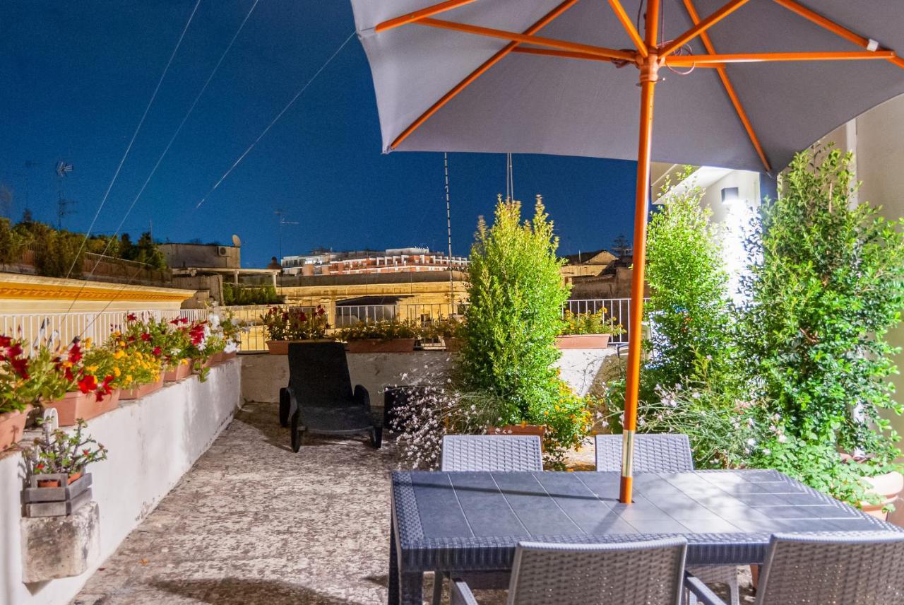 Il Garbino Suite And Apartment Лечче Экстерьер фото