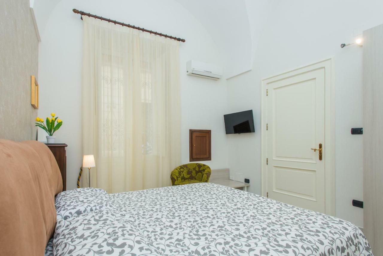 Il Garbino Suite And Apartment Лечче Экстерьер фото