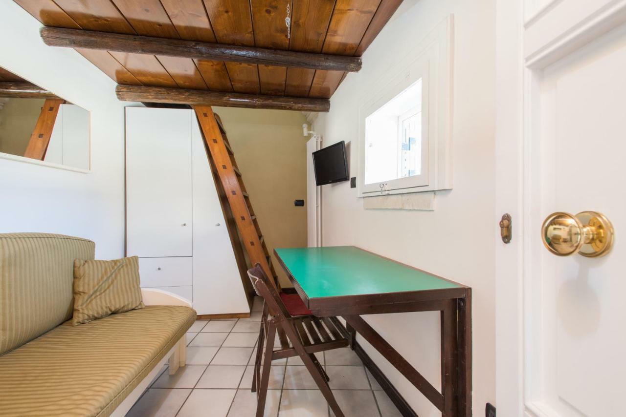 Il Garbino Suite And Apartment Лечче Экстерьер фото