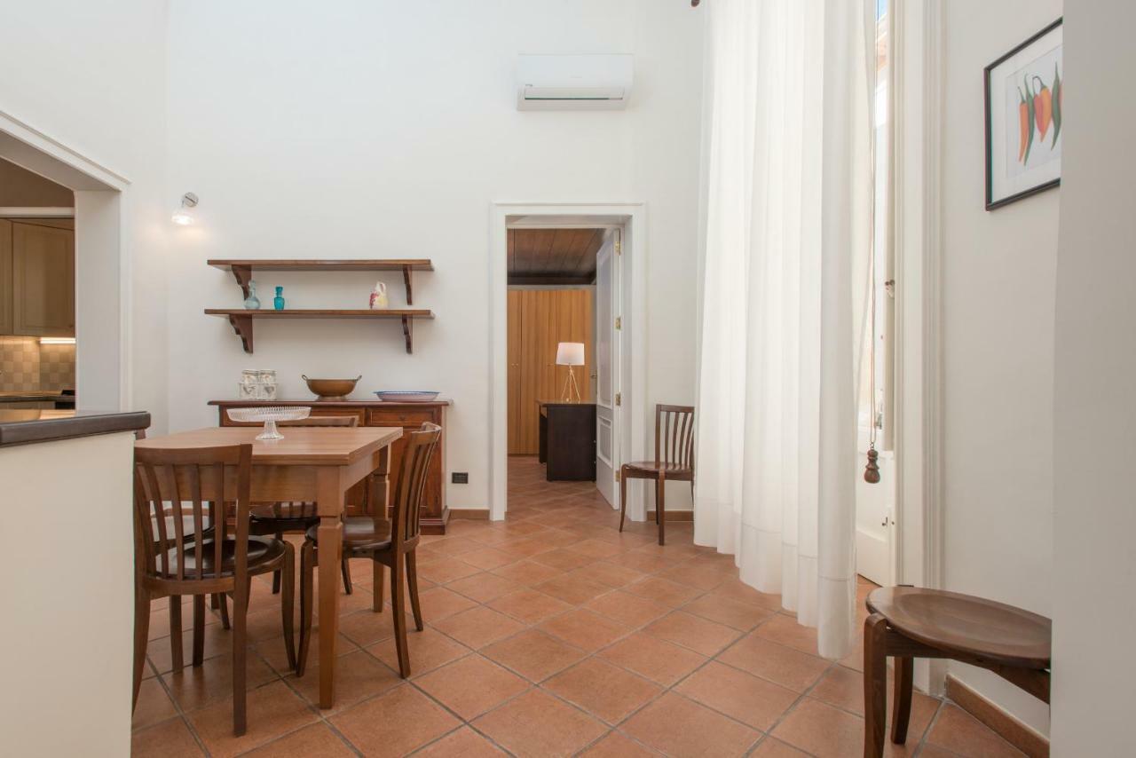 Il Garbino Suite And Apartment Лечче Экстерьер фото