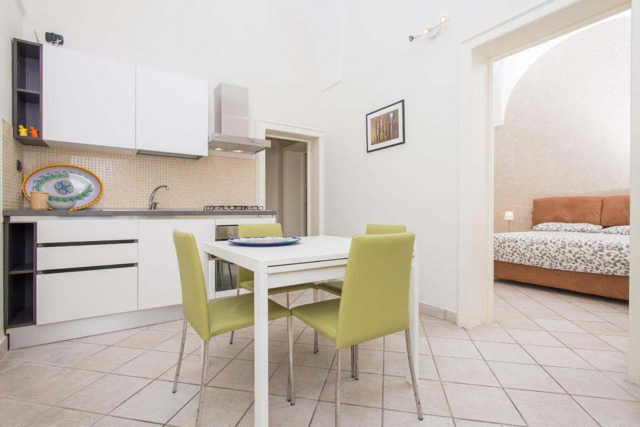 Il Garbino Suite And Apartment Лечче Экстерьер фото
