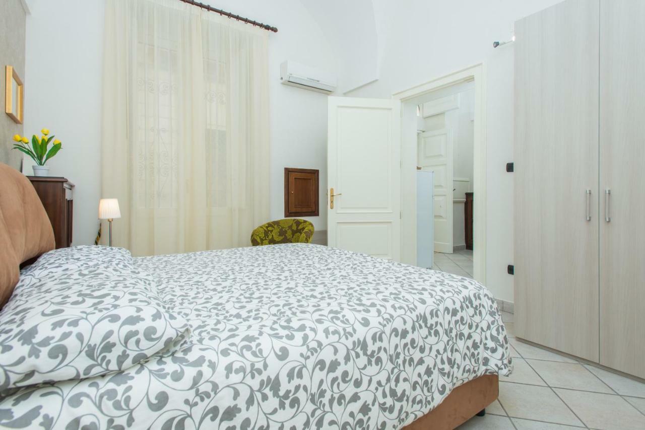 Il Garbino Suite And Apartment Лечче Экстерьер фото